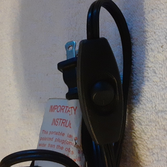 Tiffany Style Lamp - Picture 4 of 5